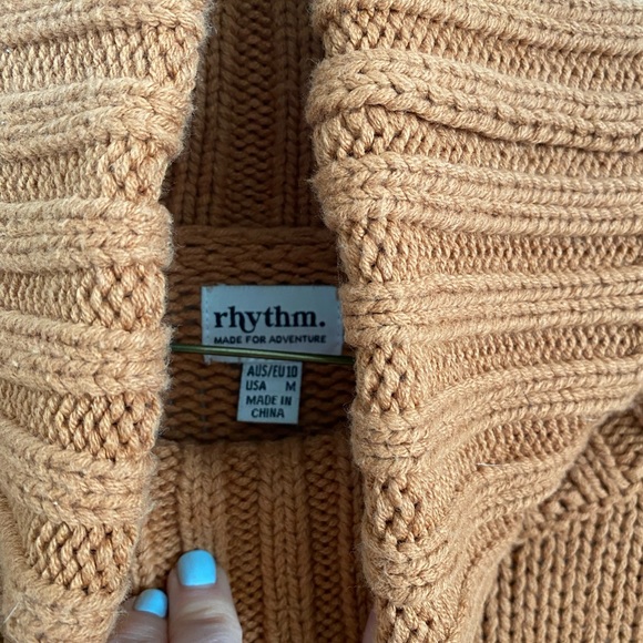 RHYTHM TURTLENECK - Picture 2 of 2